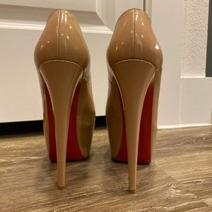 WORN ONCE Christian Louboutins Daffodile